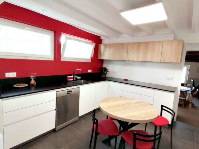 TCT conception et réalisation de cuisines sur-mesure ilot central plan de travail Boulazac Dordogne