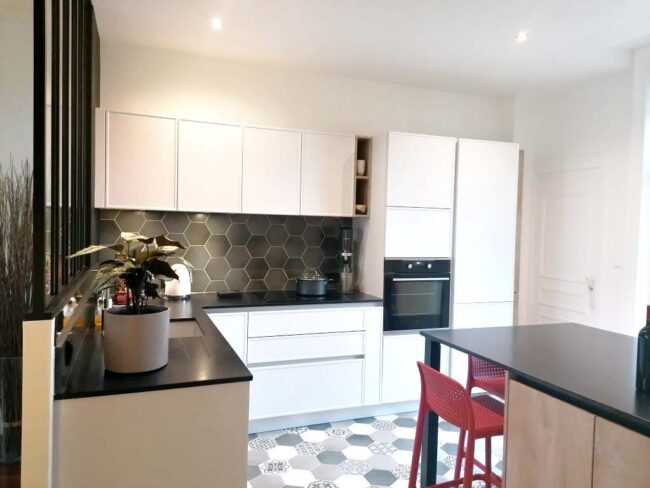 TCT conception et réalisation de cuisines sur-mesure ilot central plan de travail Boulazac Dordogne